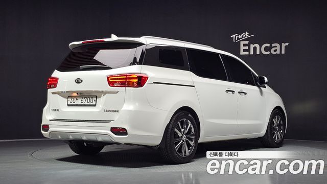 Kia Carnival 9-Seater Noblesse — пробег 178 989 км — фото 2 из 5