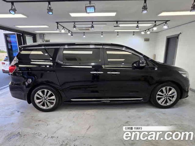Kia Carnival из Кореи Encar