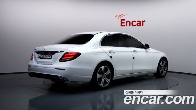 Mercedes-Benz E-Class из Кореи Encar