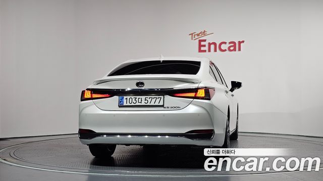 Lexus ES Luxury Plus — пробег 53 438 км — фото 4 из 5
