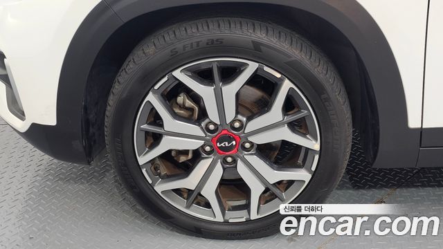 Kia Seltos из Кореи Encar