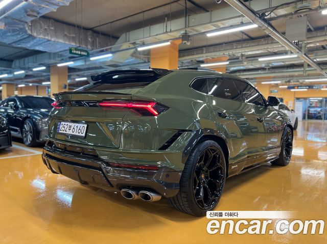 Lamborghini Urus из Кореи Encar