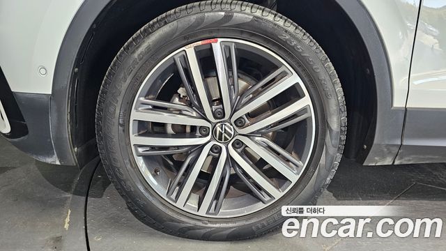 Volkswagen Tiguan 2.0 TDI Prestige — пробег 37 217 км — фото 5 из 5