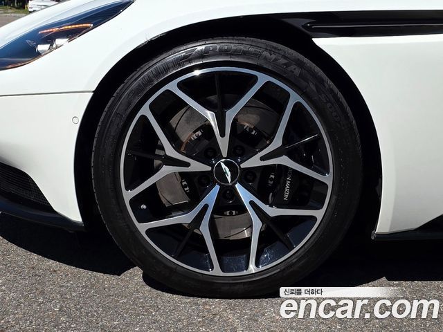 Astonmartin DB11 из Кореи Encar