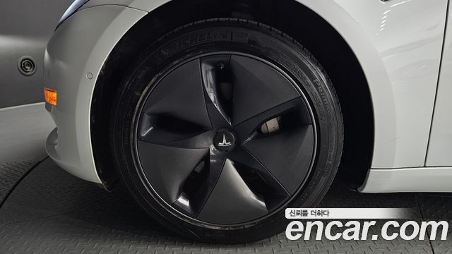 Tesla Model 3 Standard Range Plue RWD — пробег 70 034 км — фото 5 из 5