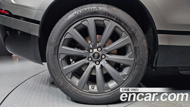 Land Rover Range Rover Velar 3.0 P380 R-Dynamic SE — пробег 210 274 км