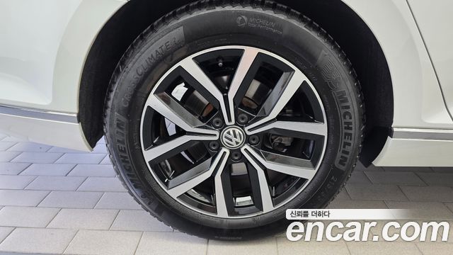 Volkswagen Passat 2.0 TDI Premium — пробег 83 970 км
