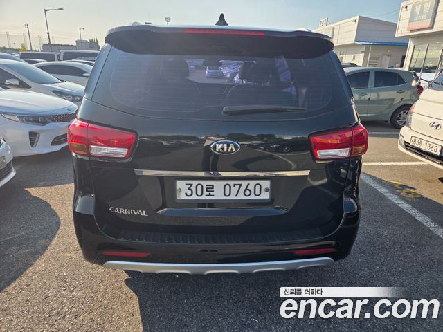 Kia Carnival 9-seater Noblesse — пробег 109 337 км — фото 5 из 5
