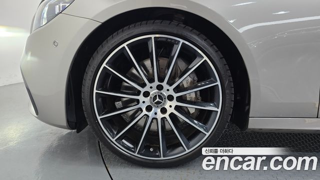 Mercedes-Benz E-Class E350 4MATIC AMG Line — пробег 43 629 км — фото 5 из 5