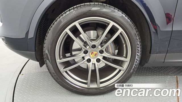 Porsche Cayenne 3.0 — пробег 19 055 км — фото 5 из 5