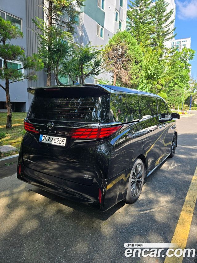 Toyota Alphard 2.5 HEV Executive AWD — пробег 6 600 км — фото 5 из 5