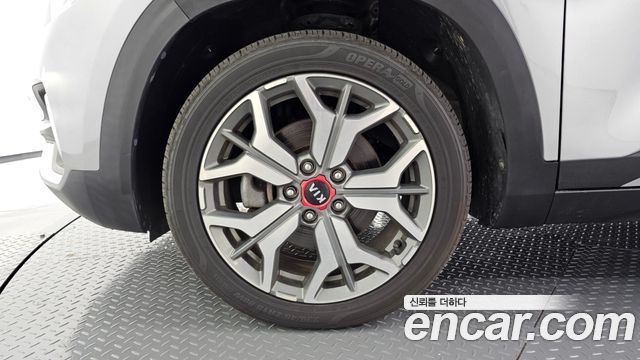 Kia Seltos из Кореи Encar