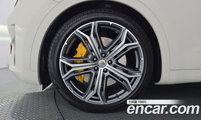Maserati Levante из Кореи Encar