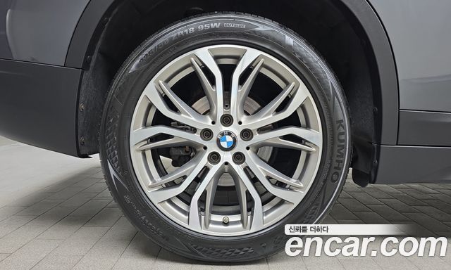 BMW X1 xDrive 18d Joy — пробег 72 000 км — фото 5 из 5