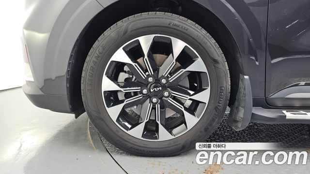 Kia Carnival Gasoline 9-Seater Prestige — пробег 40 933 км — фото 5 из 5