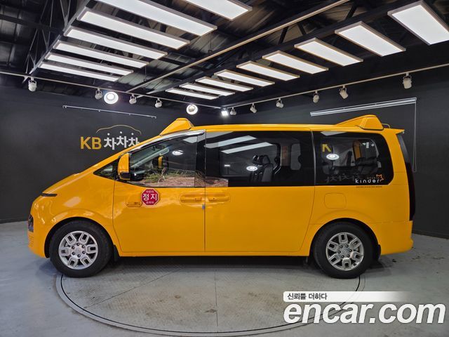 Hyundai Staria L3.5  Kinder Safety Car 11-Seater — пробег 58 750 км — фото 5 из 5