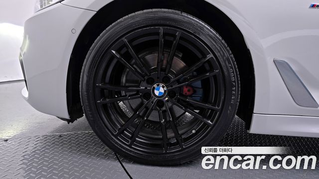 BMW 5-Series 520d xDrive M Sport Package Plus — пробег 98 584 км
