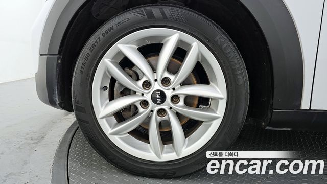 Mini Countryman Standard 1st — пробег 154 733 км