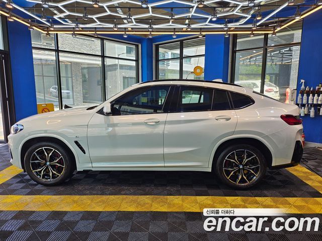 BMW X4 xDrive20i M Sports Pro — пробег 31 000 км