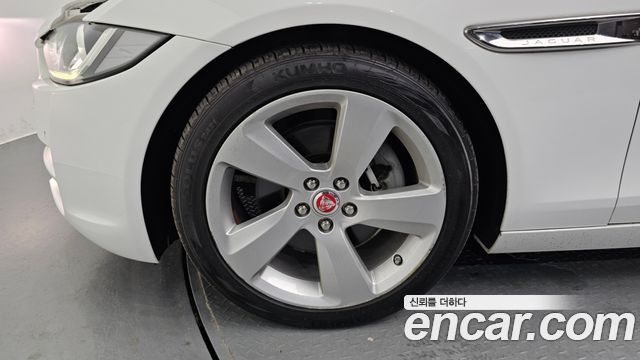 Jaguar XE 20d Portfolio — пробег 75 842 км