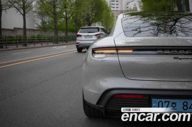 Porsche Taycan из Кореи Encar