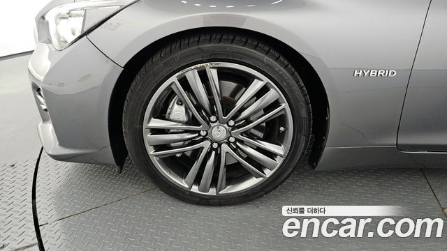 Infiniti Q50 3.5 Hybrid Essence — пробег 80 579 км