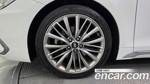 Hyundai Grandeur 2.4 Premium Special — пробег 153 643 км