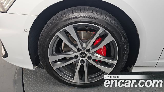 Audi A6 45 TFSI Quattro Premium — пробег 30 583 км