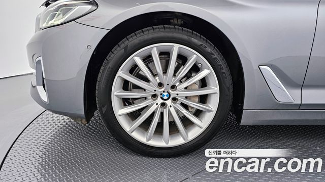 BMW 5-Series 530i xDrive Luxury — пробег 48 405 км — фото 5 из 5