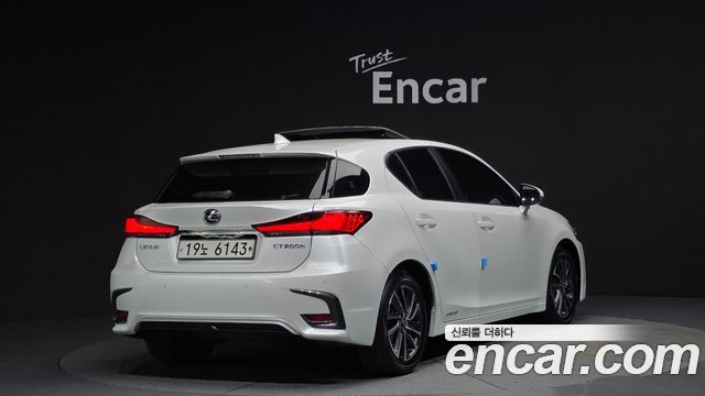 Lexus CT200h из Кореи Encar