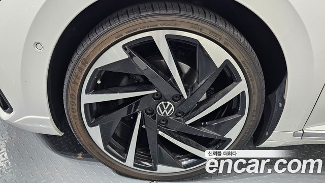 Volkswagen Arteon 2.0 TDI R-LIINE 4Motion — пробег 44 539 км
