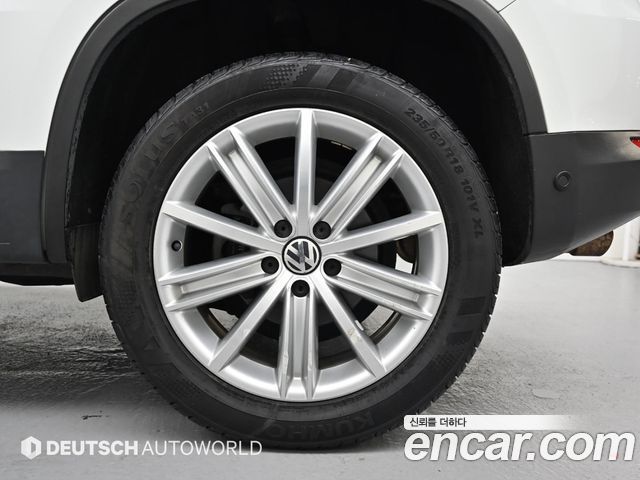 Volkswagen Tiguan 2.0 TDI  Premium 5N — пробег 117 000 км — фото 5 из 5
