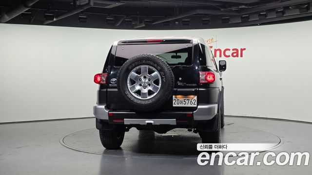 Toyota FJ Cruiser 4WD V6 — пробег 107 793 км