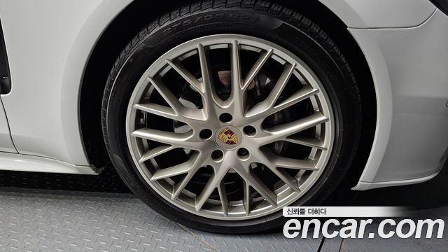 Porsche Panamera 3.0 AWD — пробег 63 605 км
