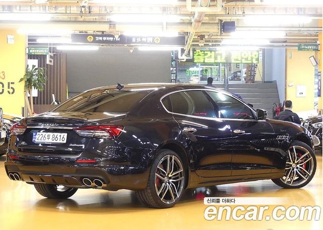 Maserati Quattroporte из Кореи Encar