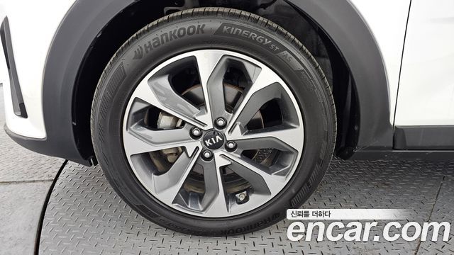 Kia Stonic из Кореи Encar