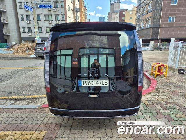 Hyundai Staria HEV 1.6 Lounge 9-Seater Inspiration — пробег 25 000 км — фото 4 из 5