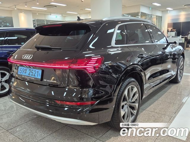 Audi e-tron из Кореи Encar