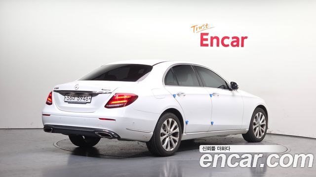 Mercedes-Benz E-Class из Кореи Encar