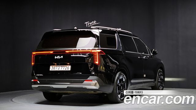 Kia Carnival 9-Seater Signature — пробег 53 015 км — фото 2 из 5
