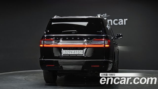 Lincoln Navigator 3.5L Black Label — пробег 66042 км