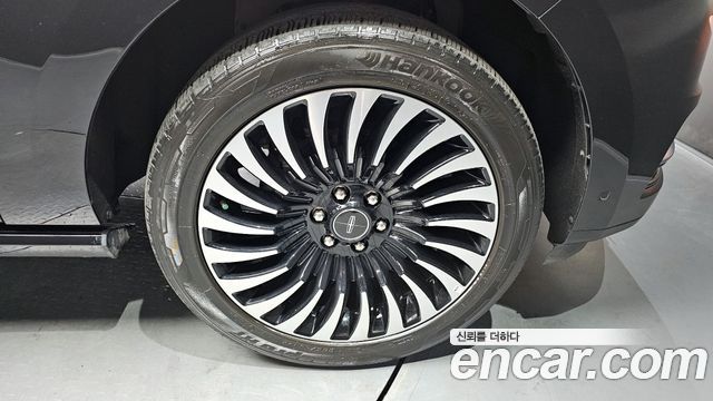 Lincoln Navigator 3.5L Black Label — пробег 66042 км