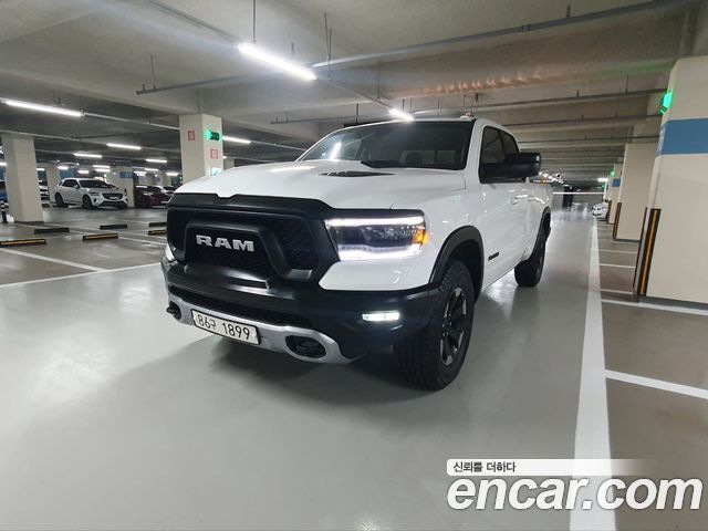 Dodge Ram Pick Up 5.7 — пробег 64 200 км — фото 1 из 5