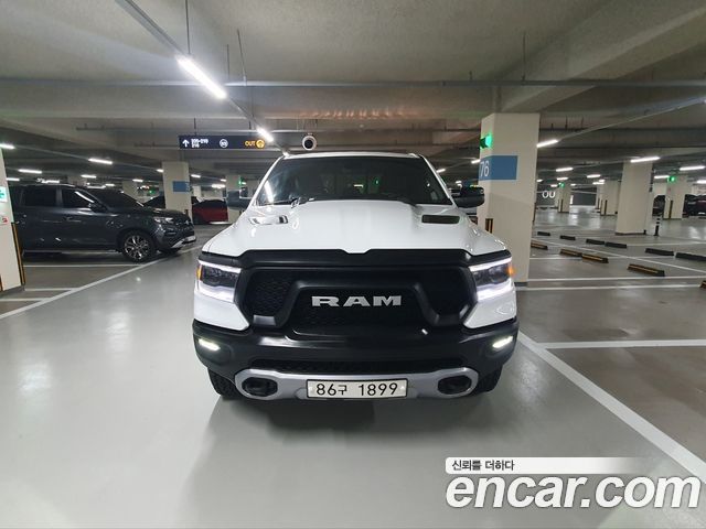 Dodge Ram Pick Up 5.7 — пробег 64 200 км — фото 3 из 5