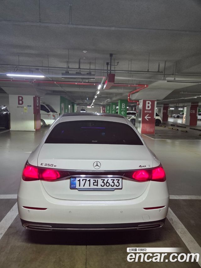 Mercedes-Benz E-Class E350e 4MATIC — пробег 14 000 км — фото 4 из 5