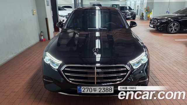 Mercedes-Benz E-Class E300 4MATIC Exclusive — пробег 1 820 км — фото 1 из 5