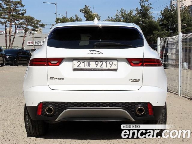 Jaguar E-PACE P250 S — пробег 97 993 км — фото 4 из 5