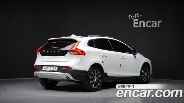Volvo V40 из Кореи Encar
