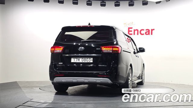 Kia Carnival из Кореи Encar