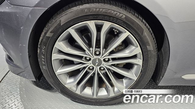 Hyundai Genesis из Кореи Encar